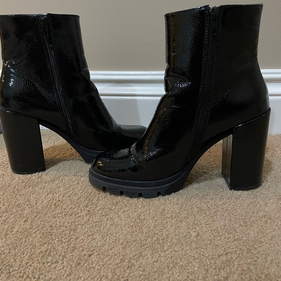 Steve Madden Black Leather Booties - Picture 4 of 7